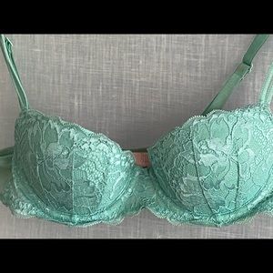 Victoria’s Secret Pink collection lace push up bra